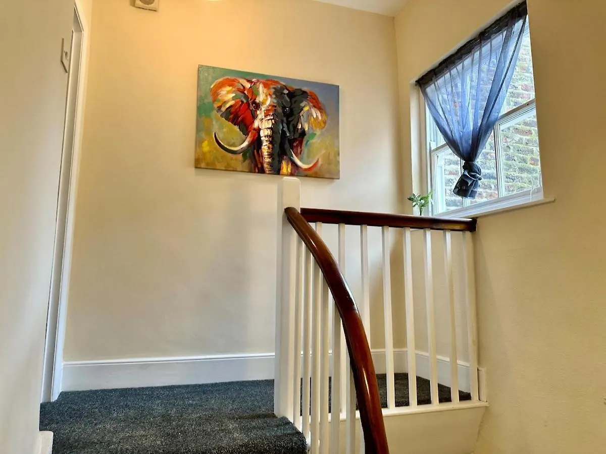Apartment Beautiful Grade 2 Home In Centre Of Newcastle-St James Park Free City Parking United Kingdom
