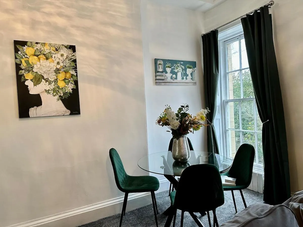 Beautiful Grade 2 Home In Centre Of Newcastle-St James Park Free City Parking 0*, Newcastle upon Tyne